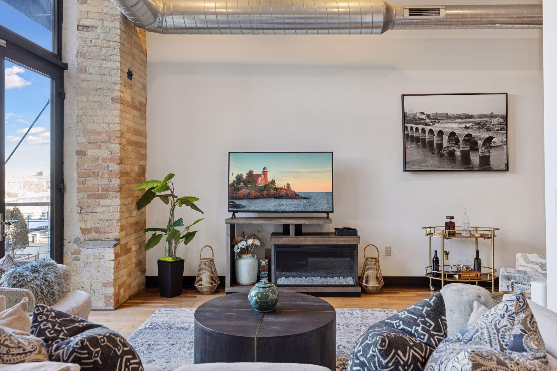 150 Portland Avenue 304