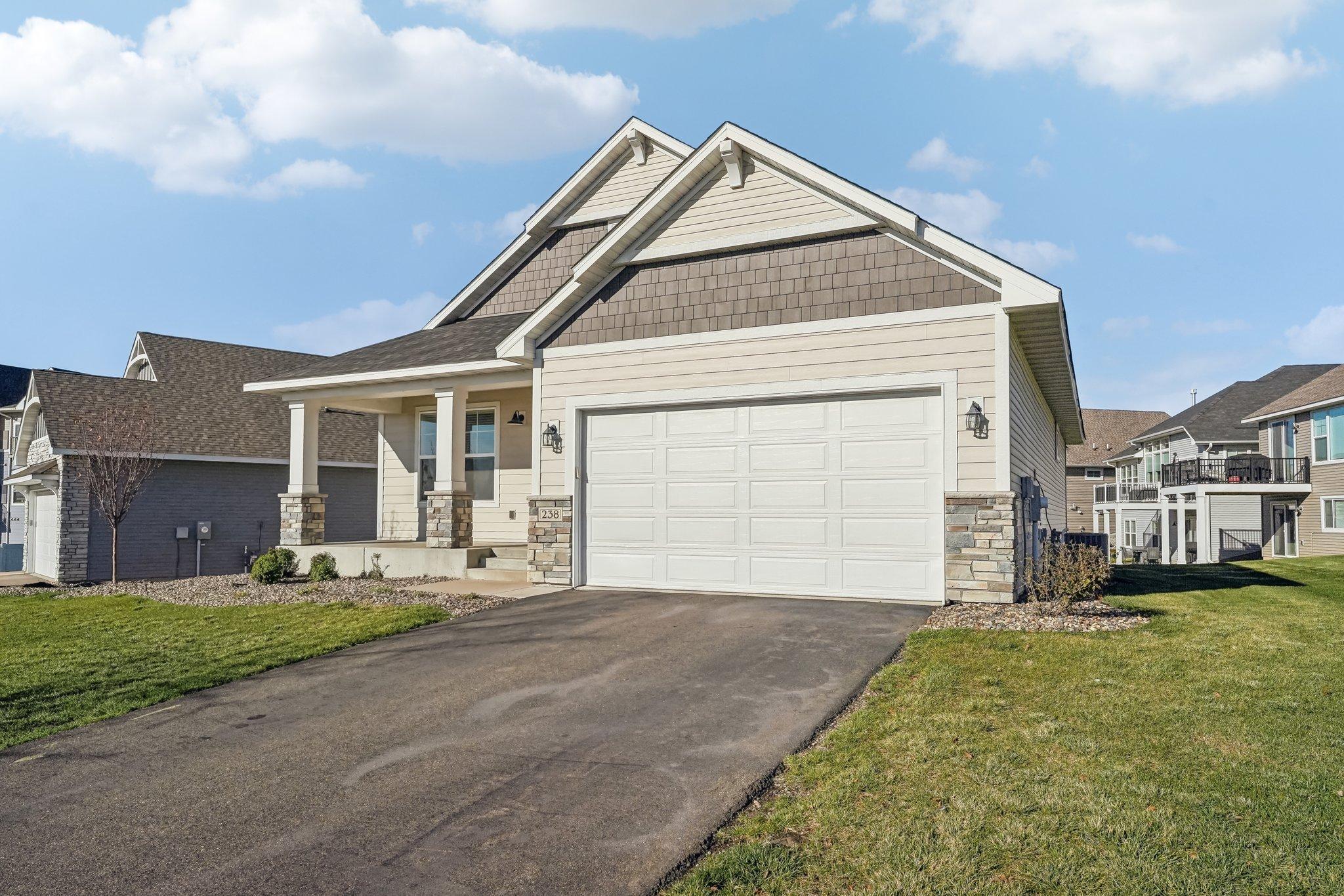 238 Jade Trail N
