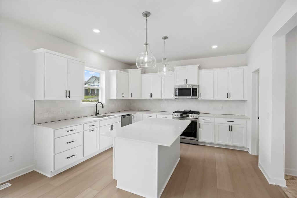 Photo of 18210 Hornby Drive, Lakeville, MN 55044 (MLS # 7148635)