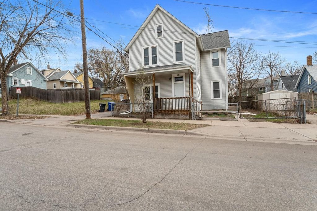 Photo of 792 Duluth Street, Saint Paul, MN 55106 (MLS # 7055417)