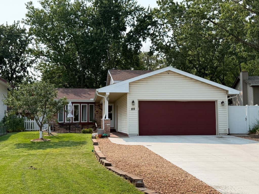 Photo of 812 123rd Lane NW, Coon Rapids, MN 55448 (MLS # 7045073)