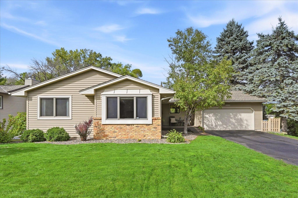 Photo of 2523 Oak Court, White Bear Lake, MN 55110 (MLS # 7147757)