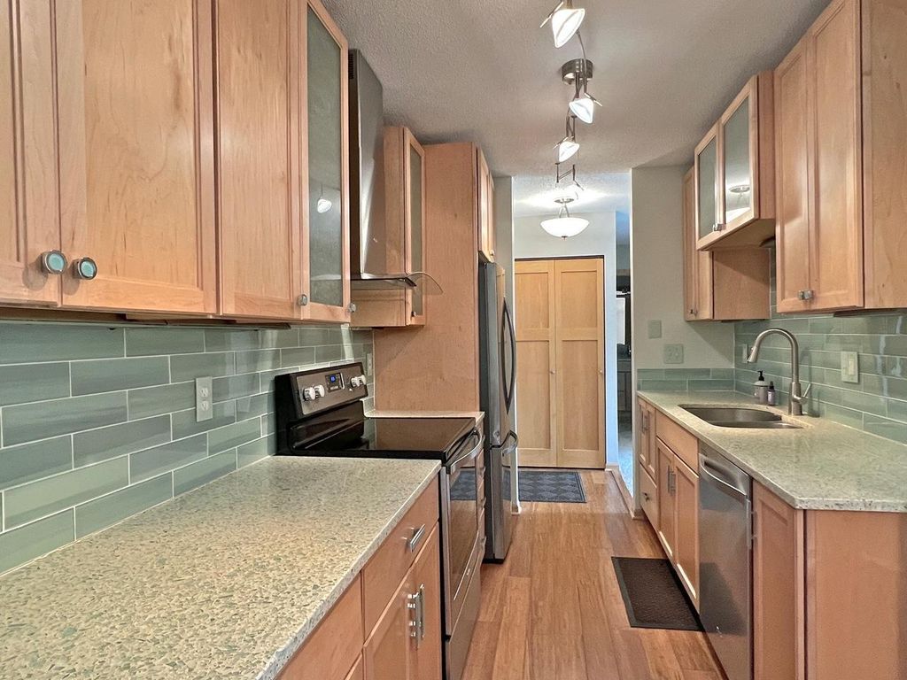 Photo of 1425 W 28th Street #306, Minneapolis, MN 55408 (MLS # 7069755)