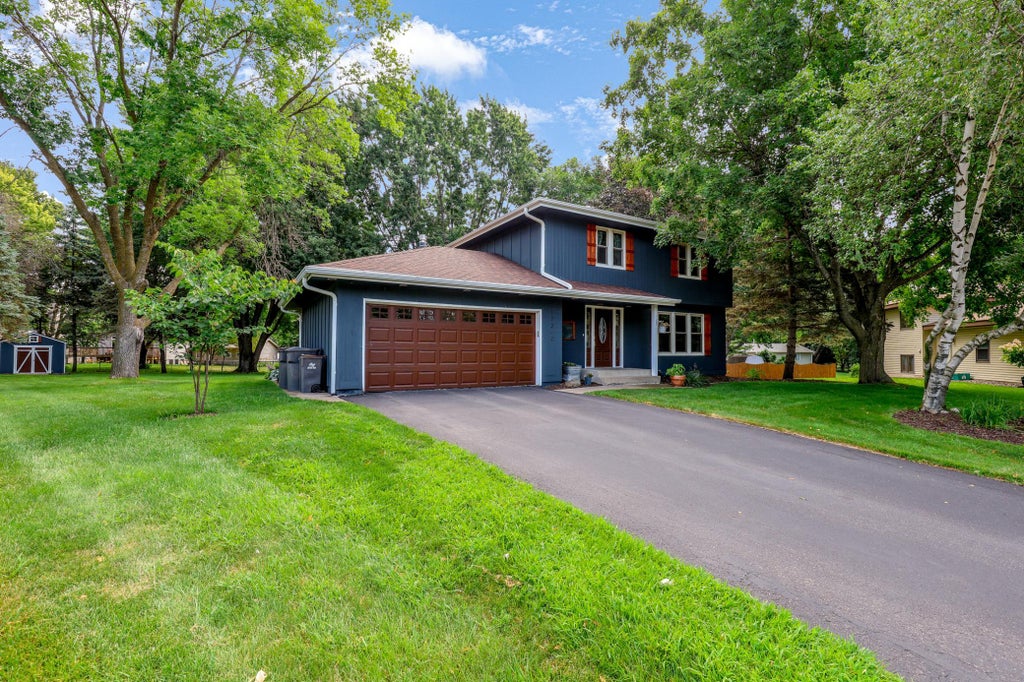 Photo of 17200 Barberry Circle, Eden Prairie, MN 55346 (MLS # 7100373)