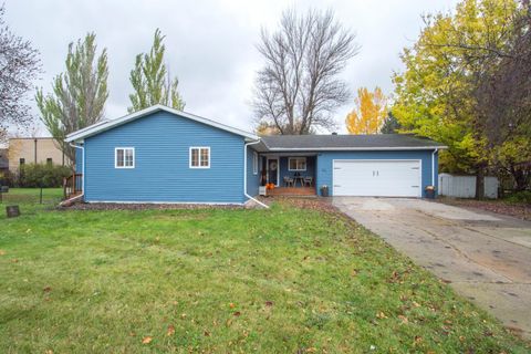 521 37th Avenue S Moorhead MN 56560