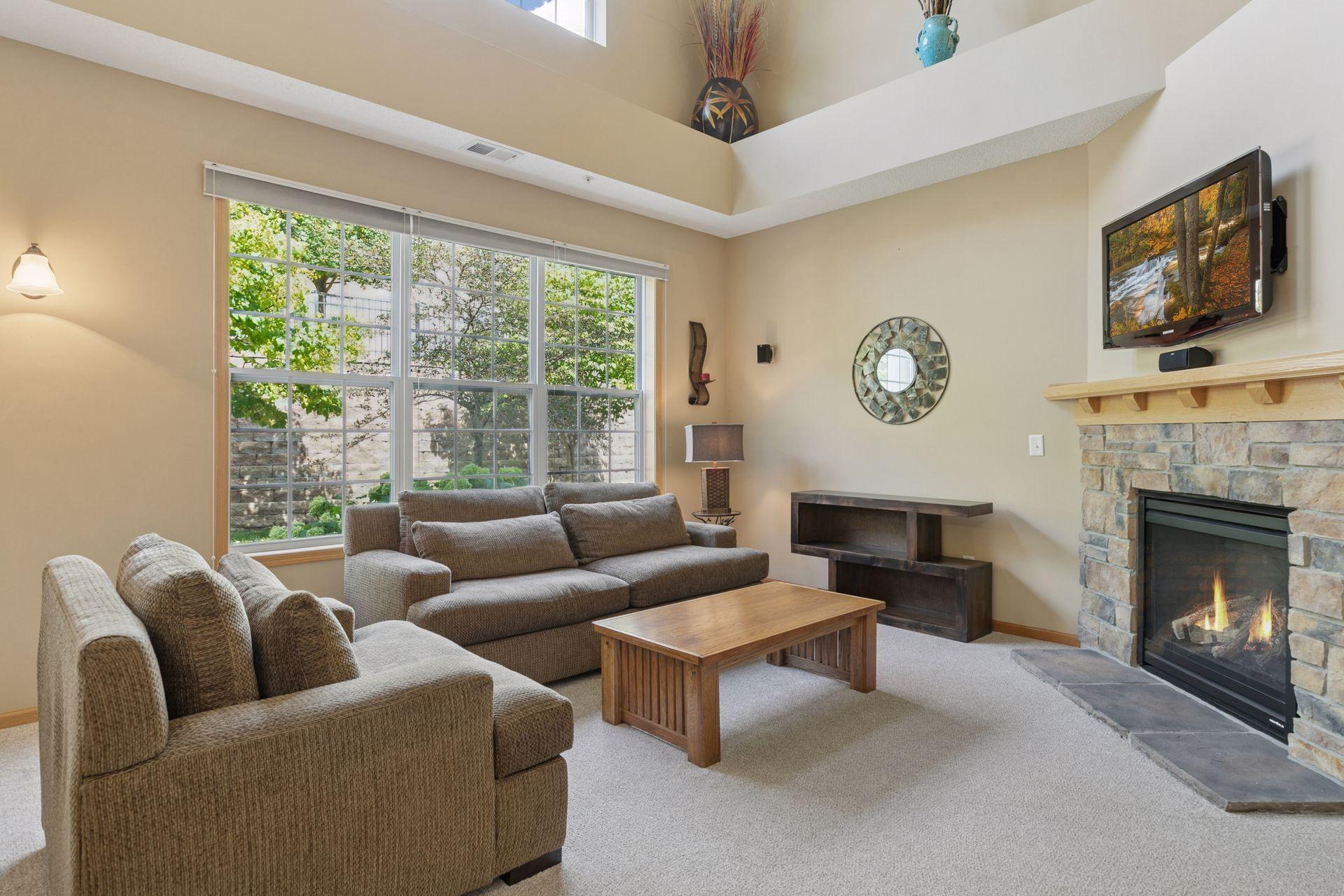 1243 Majestic Avenue 313