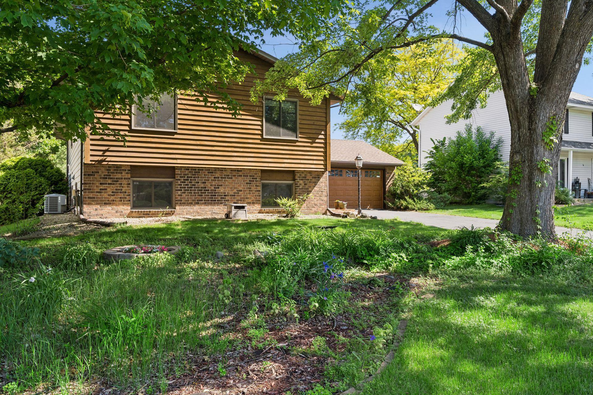 8124 W 102nd Street