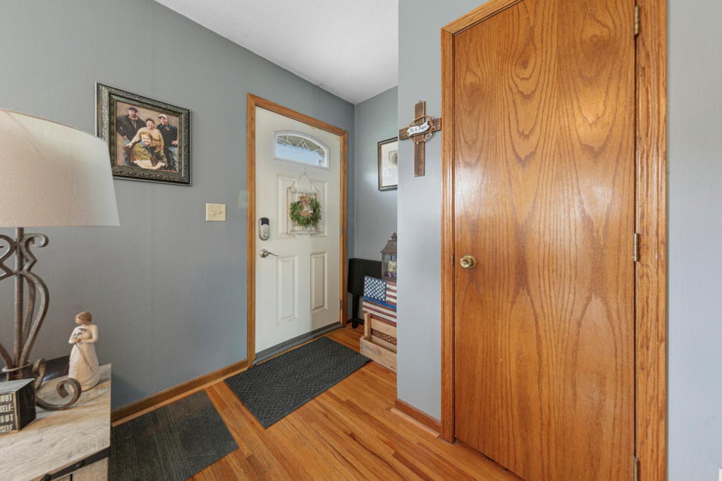 Photo of 339 Jefferson Avenue, Mankato, MN 56003 (MLS # 7095631)