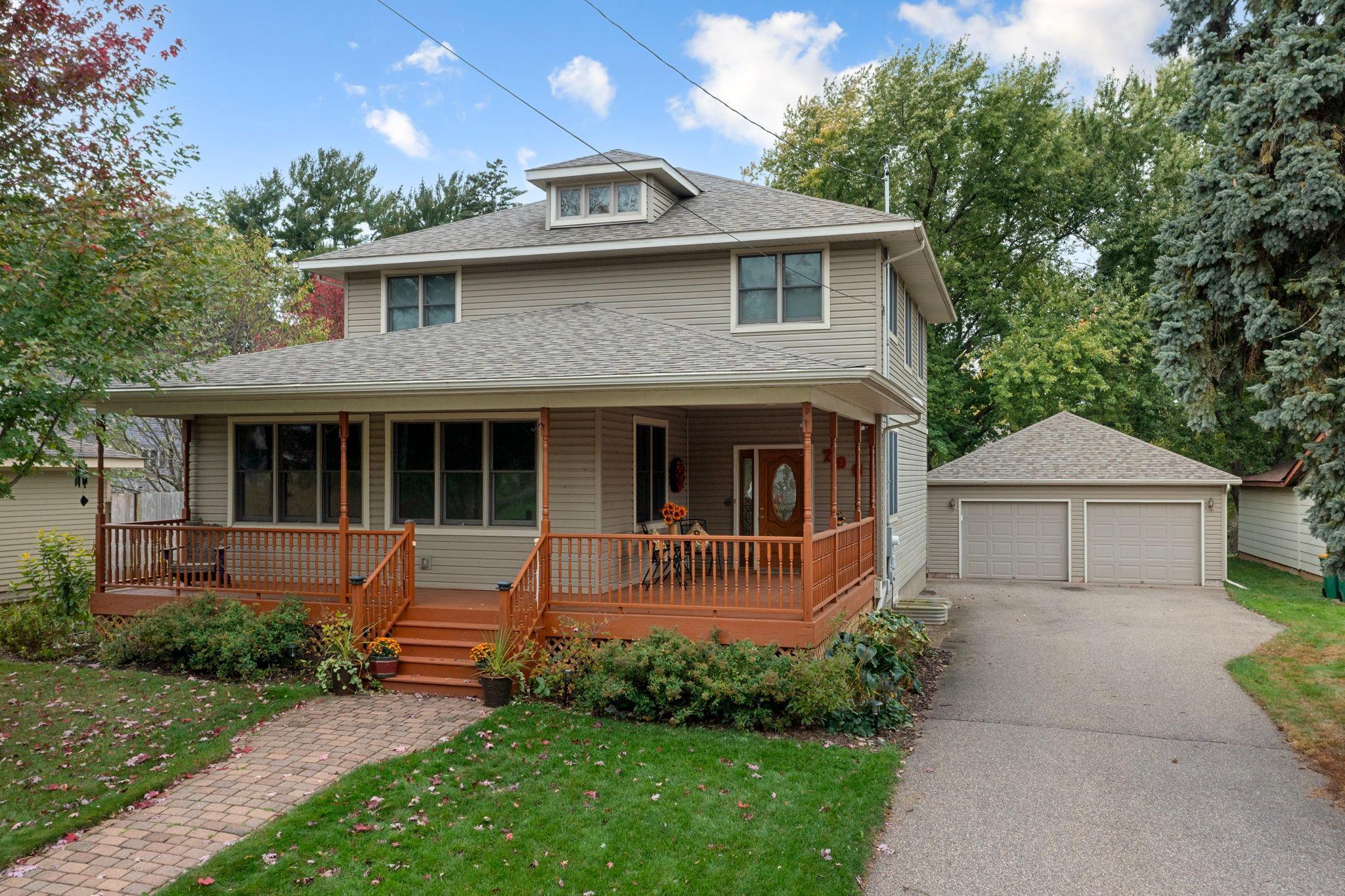 706 Holcombe Street S