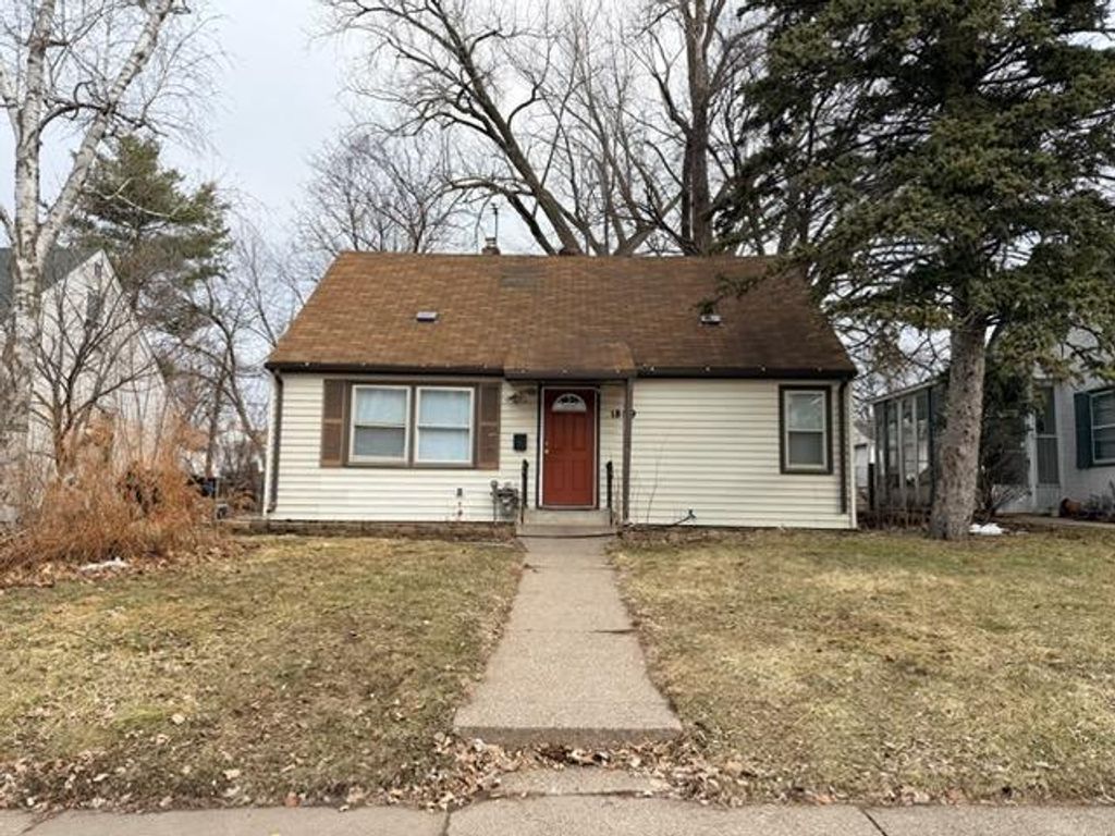 Photo of 1859 Hoyt Avenue E, Saint Paul, MN 55119 (MLS # 7040151)