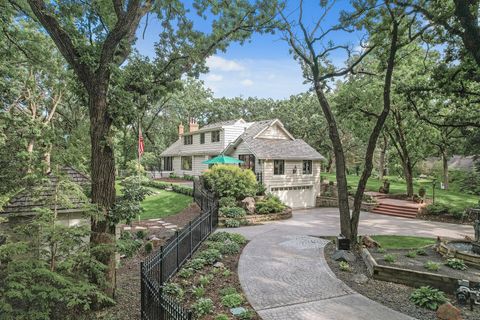 10 Saint Albans Road E Hopkins MN 55305