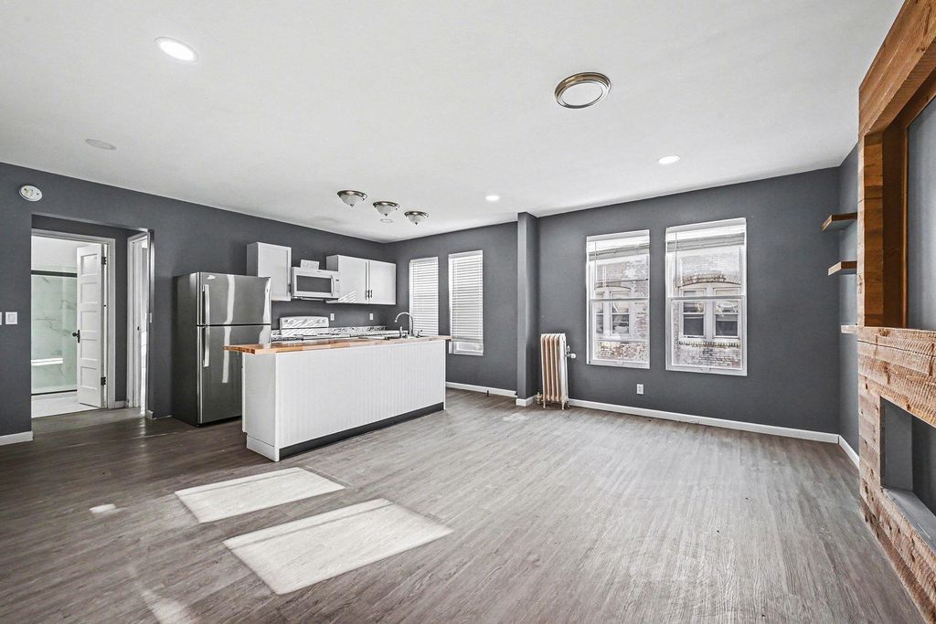 Photo of 1920 3rd Avenue S, Minneapolis, MN 55404 (MLS # 7013628)