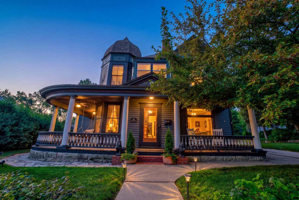 Photo of 215 Pine Street W, Stillwater, MN 55082 (MLS # 7116315)