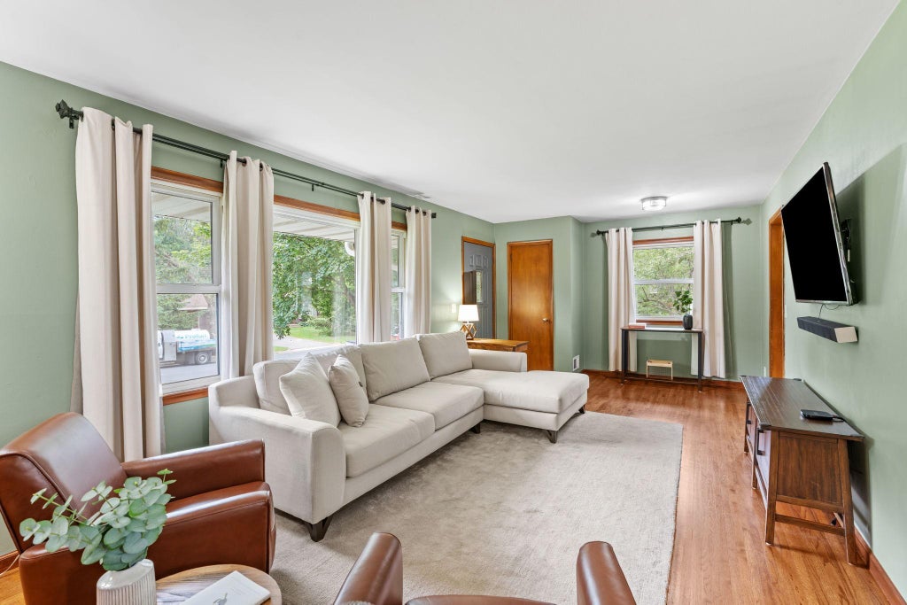 Photo of 8140 Xerxes Avenue S, Bloomington, MN 55431 (MLS # 7086367)