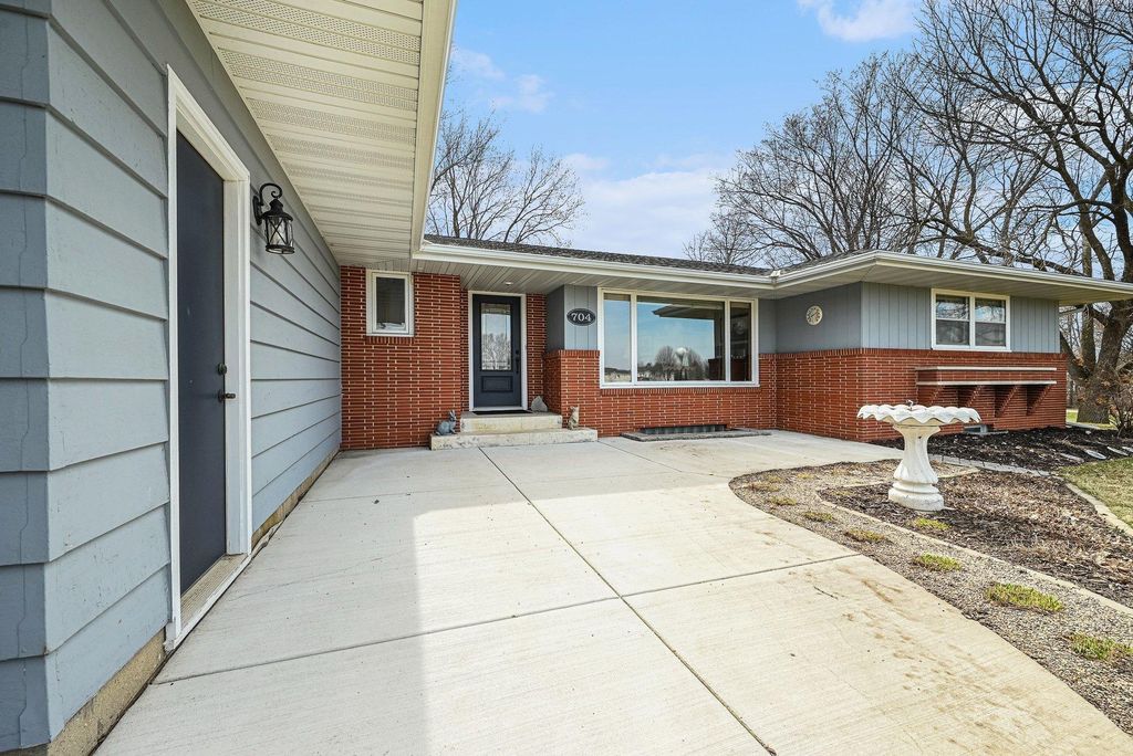 Photo of 704 Main Street W, New Prague, MN 56071 (MLS # 7044666)