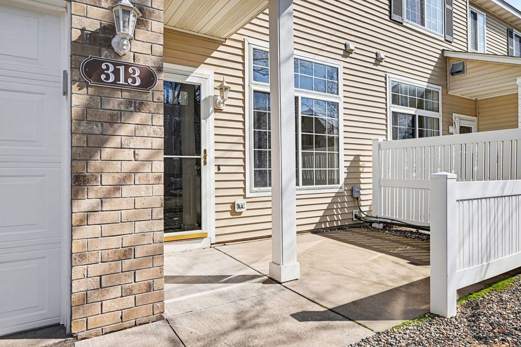 Photo of 313 Frederick Circle, Hastings, MN 55033 (MLS # 7043378)