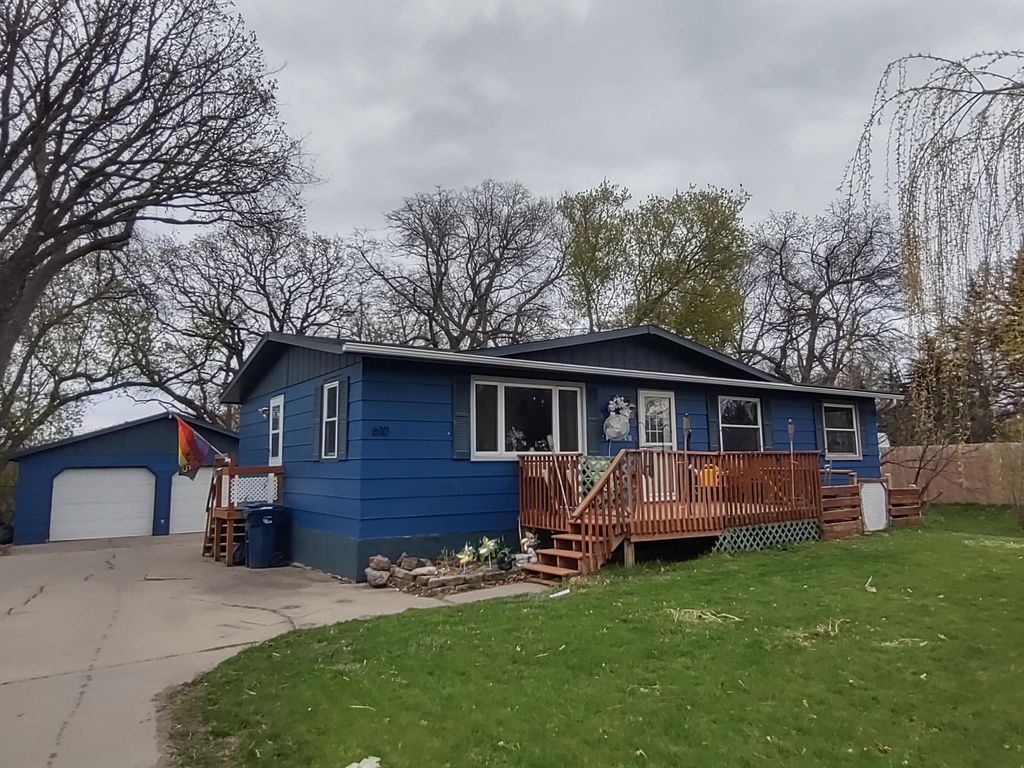 Photo of 610 Springen Avenue, Fergus Falls, MN 56537 (MLS # 7066840)