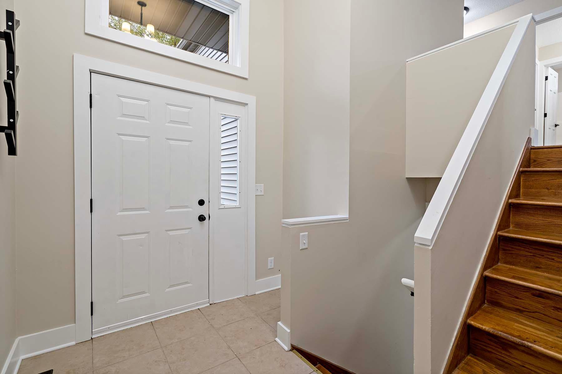2227 Vivian Lane