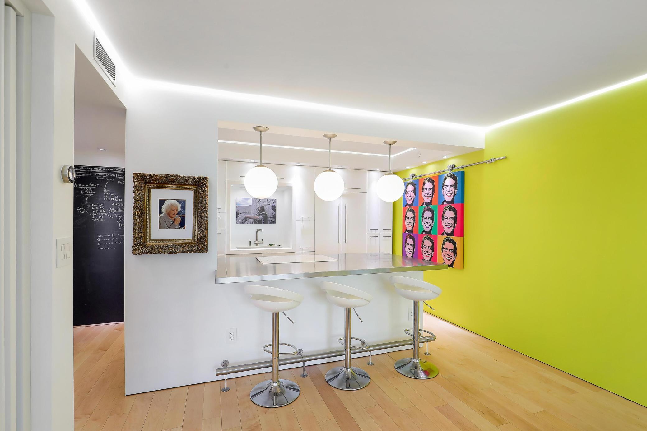 1225 Lasalle Avenue 404