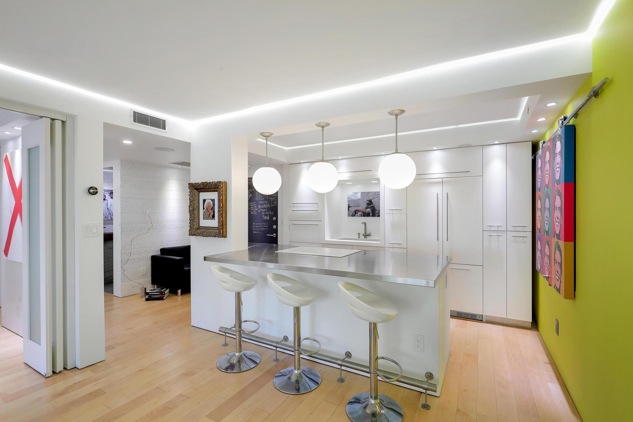 1225 Lasalle Avenue 404