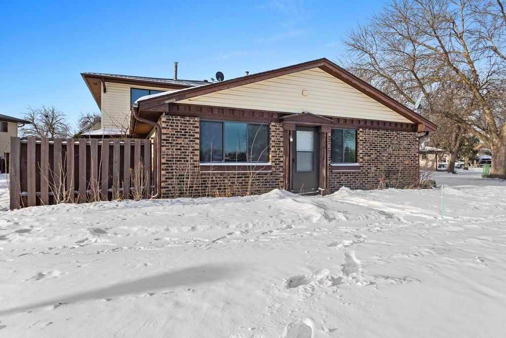 Photo of 6308 84th Court N, Brooklyn Park, MN 55445 (MLS # 6726092)