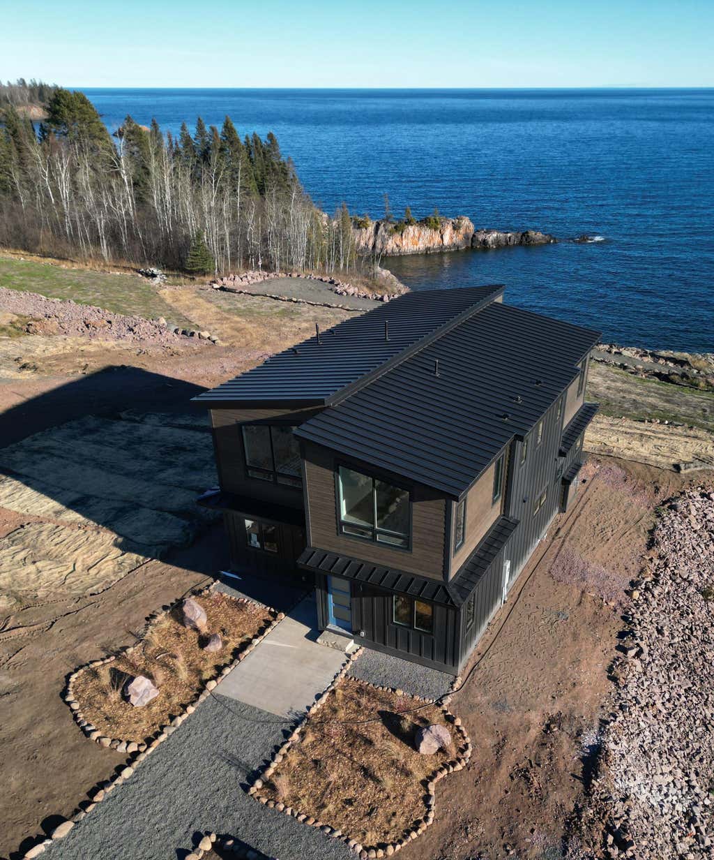 Photo of 116 E Lakeview Drive, Silver Bay, MN 55614 (MLS # 7130433)