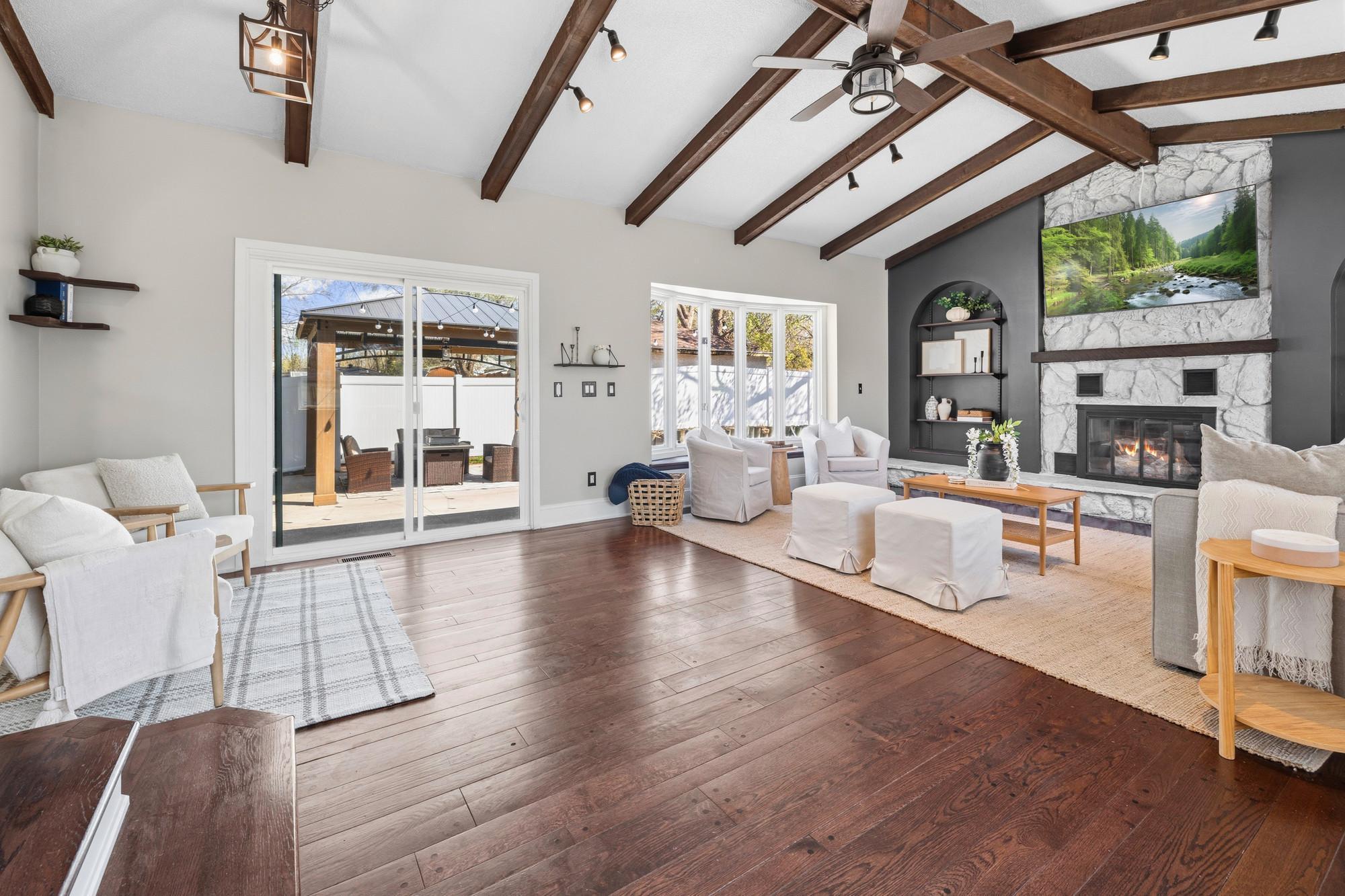 3963 Ulysses Street NE