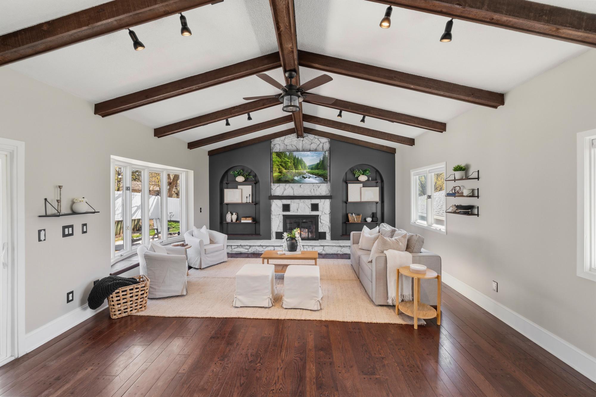 3963 Ulysses Street NE