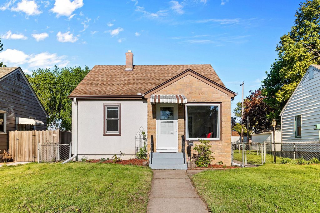 Photo of 545 6th Avenue S, South Saint Paul, MN 55075 (MLS # 7003774)