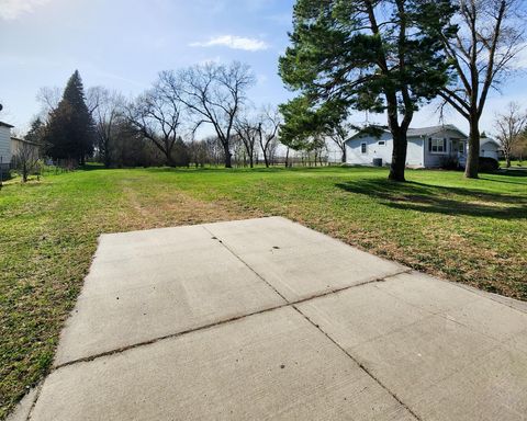 Photo of 406 N 11th Street, Olivia, MN 56277 (MLS # 7058081)