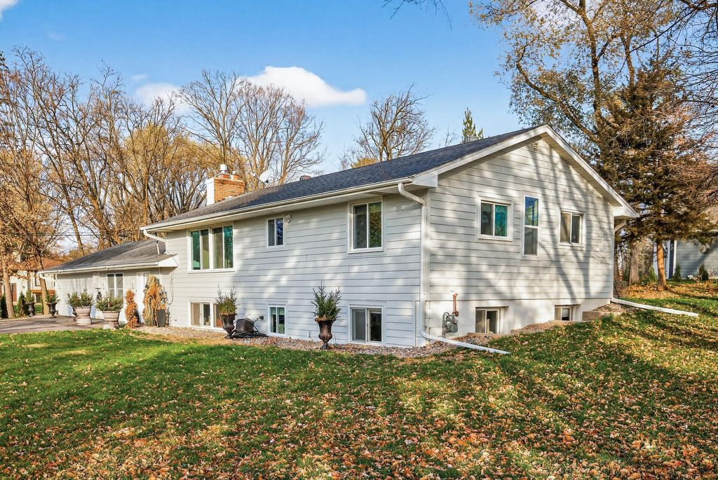 Photo of 201 Townes Lane, Wayzata, MN 55391 (MLS # 6657956)