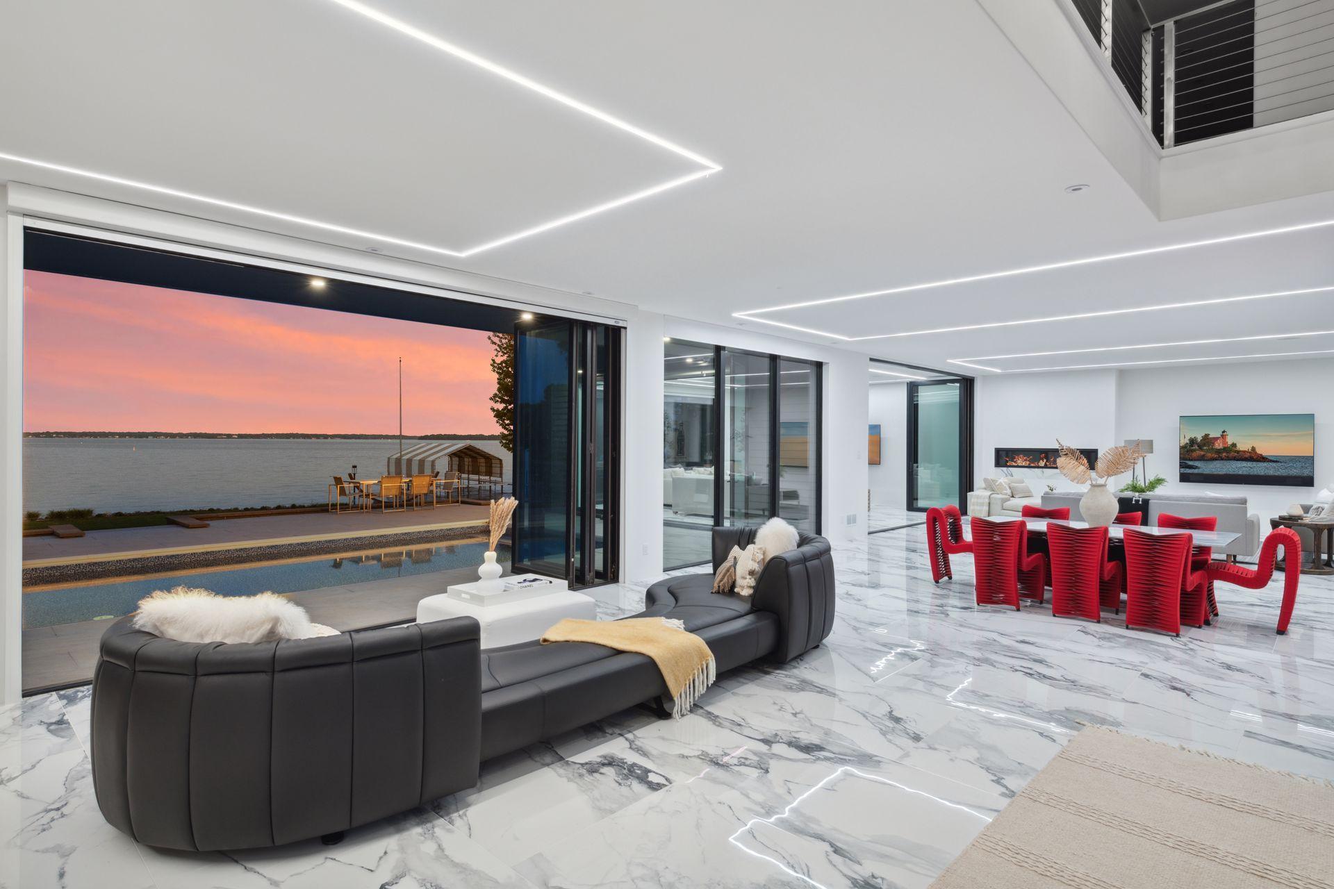 1225 Shoreline Drive