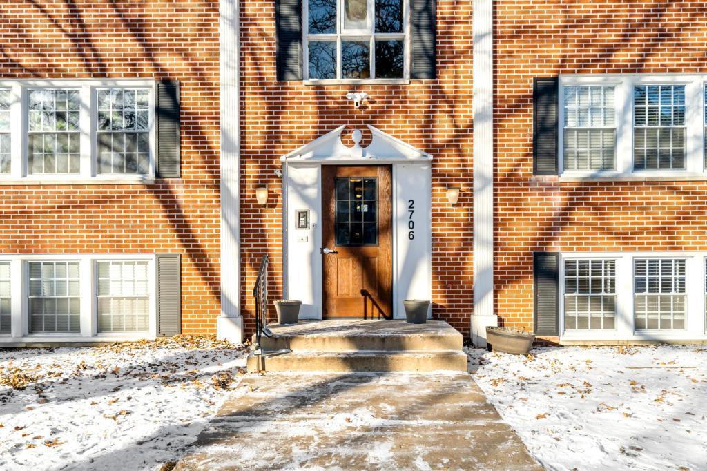 2706 Humboldt Avenue S 101