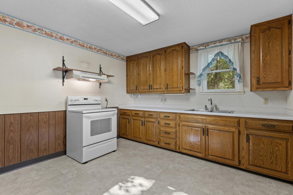 Photo of 1240 Robin Lane SE, Rochester, MN 55904 (MLS # 7157183)