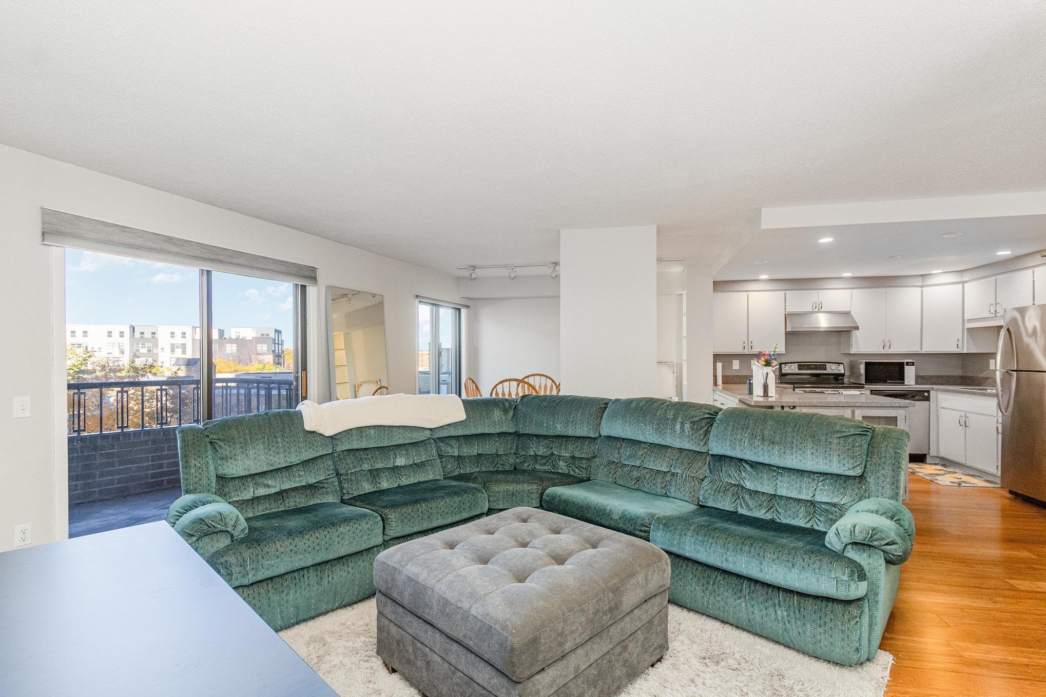 2950 Dean Parkway 604