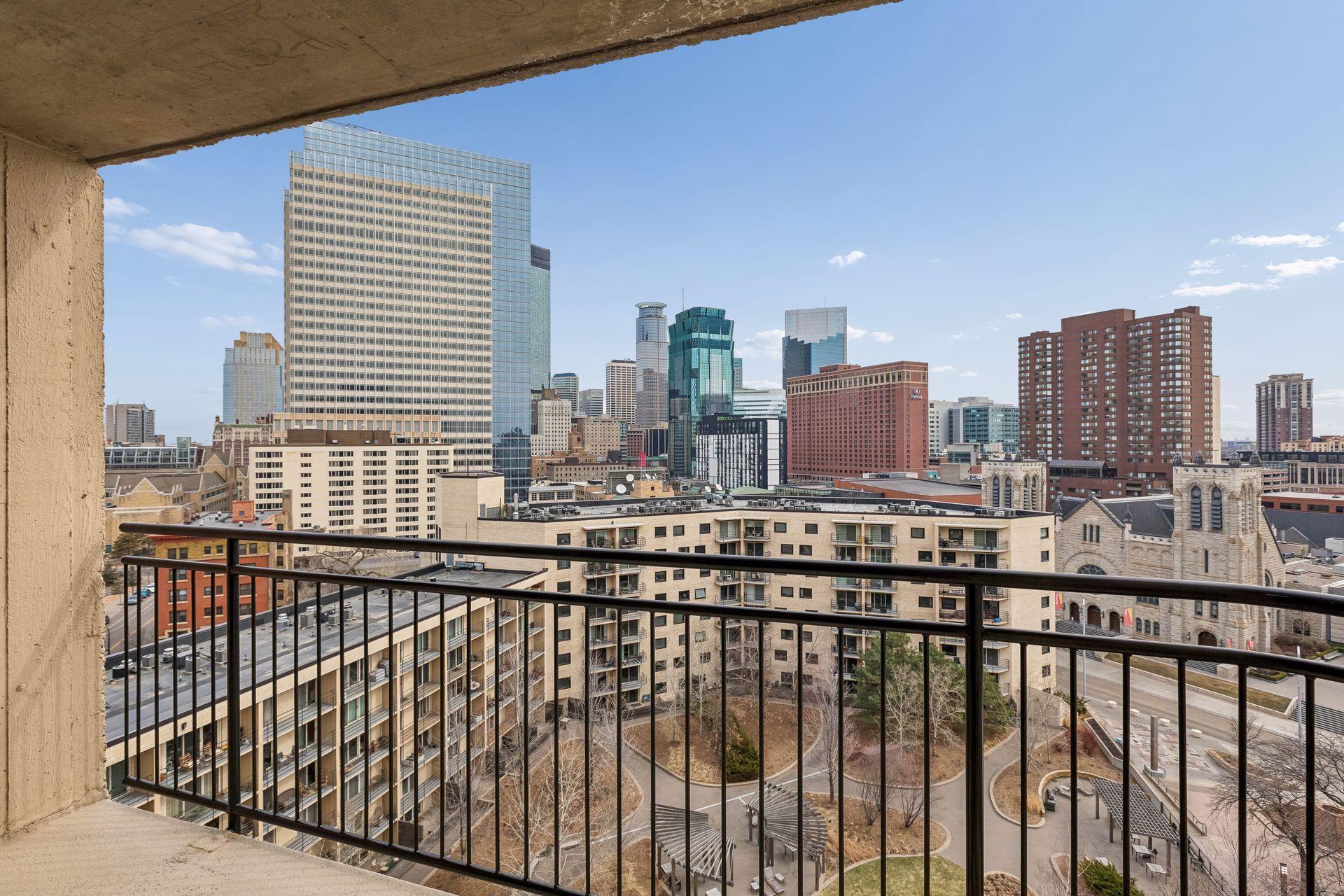 1225 Lasalle Avenue 1403