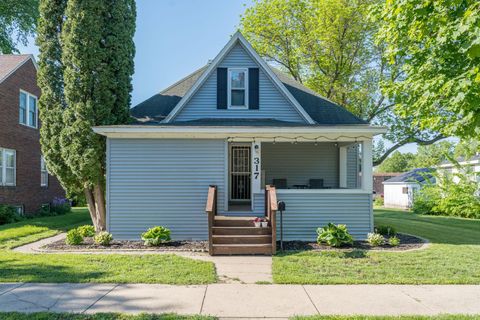 Photo of 317 Walnut Street SW, Sleepy Eye, MN 56085 (MLS # 7083724)