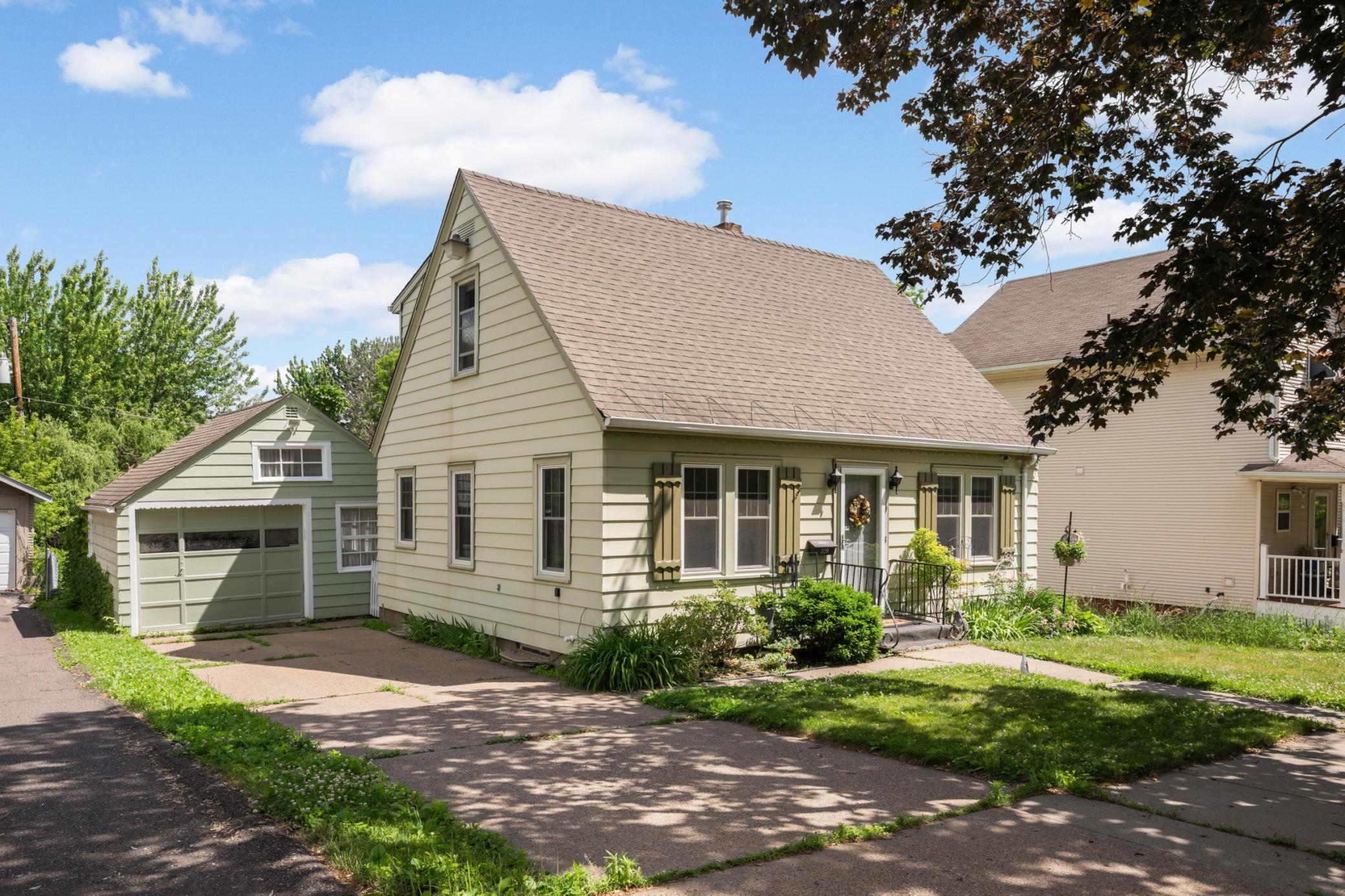 209 Robie Street W
