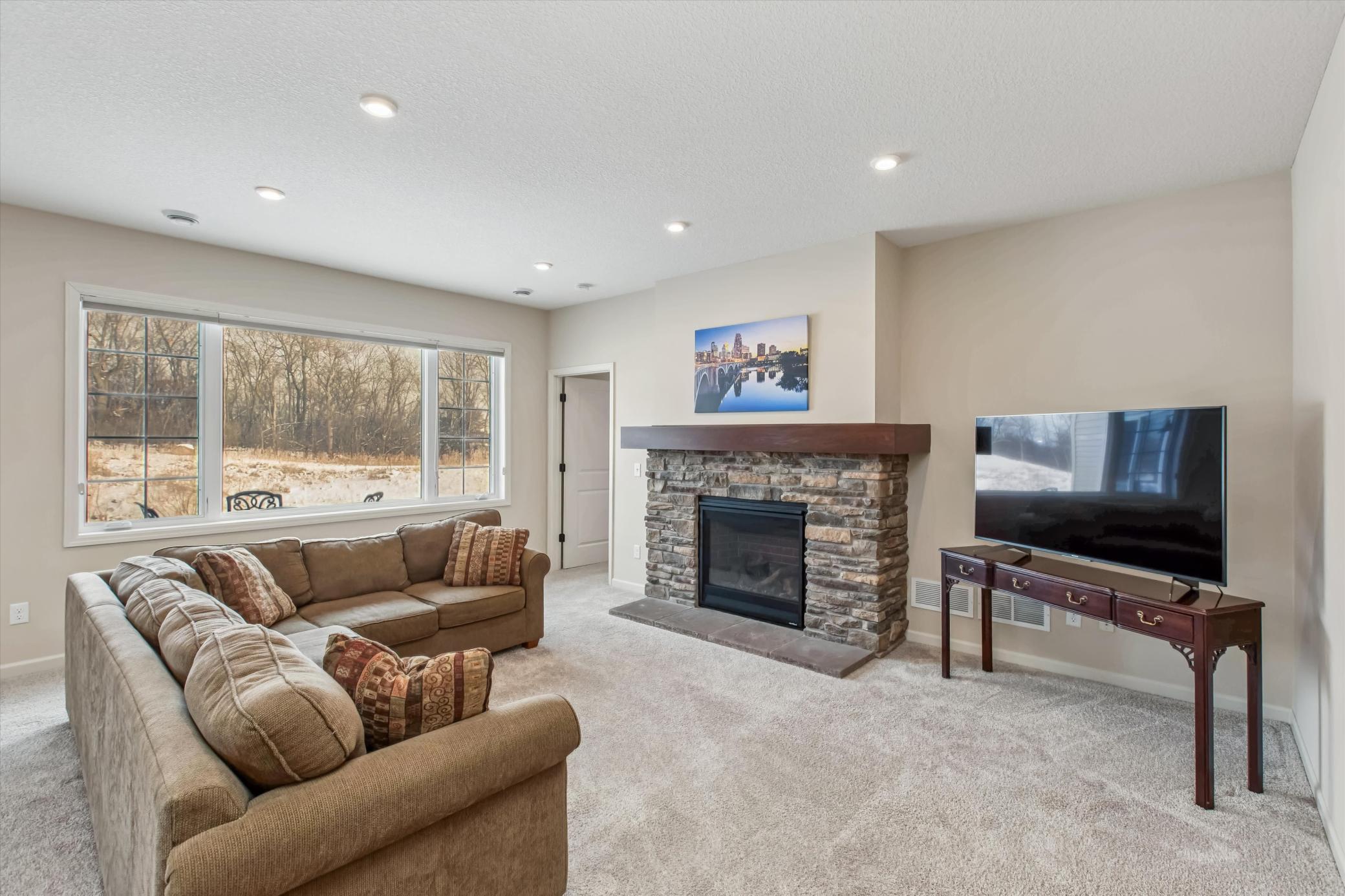 13585 Crownline Drive NE