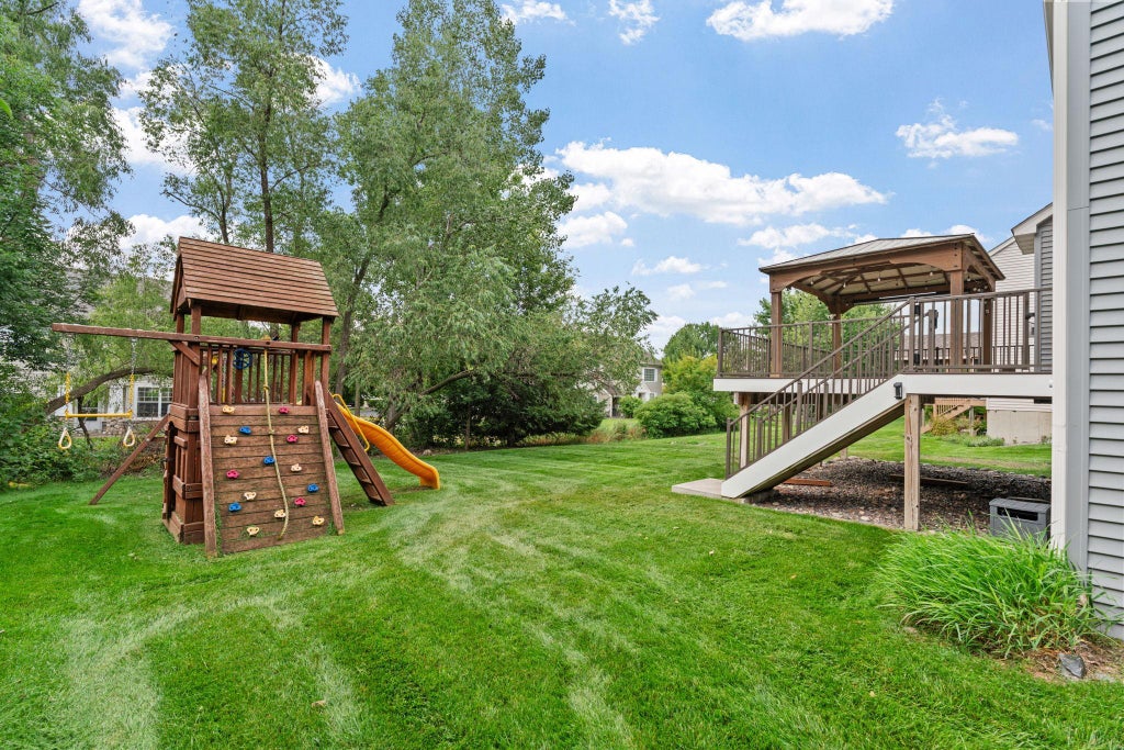 Photo of 11863 86th Avenue N, Maple Grove, MN 55369 (MLS # 7122174)