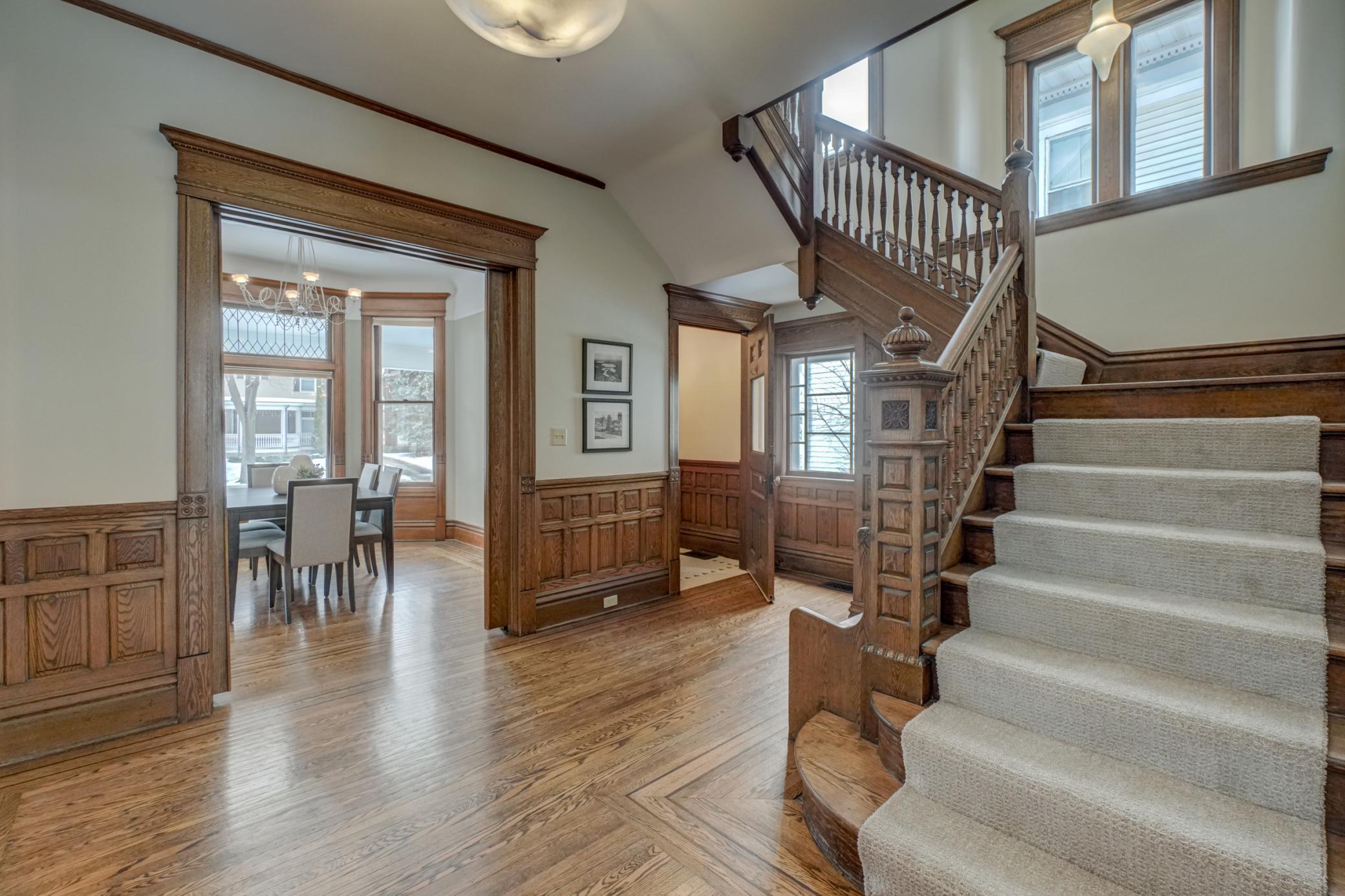 1783 Irving Avenue S