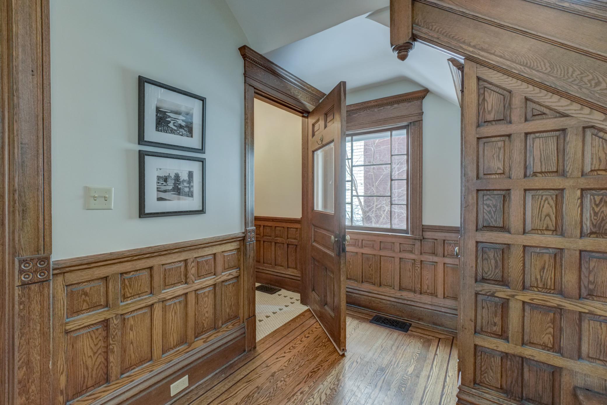 1783 Irving Avenue S