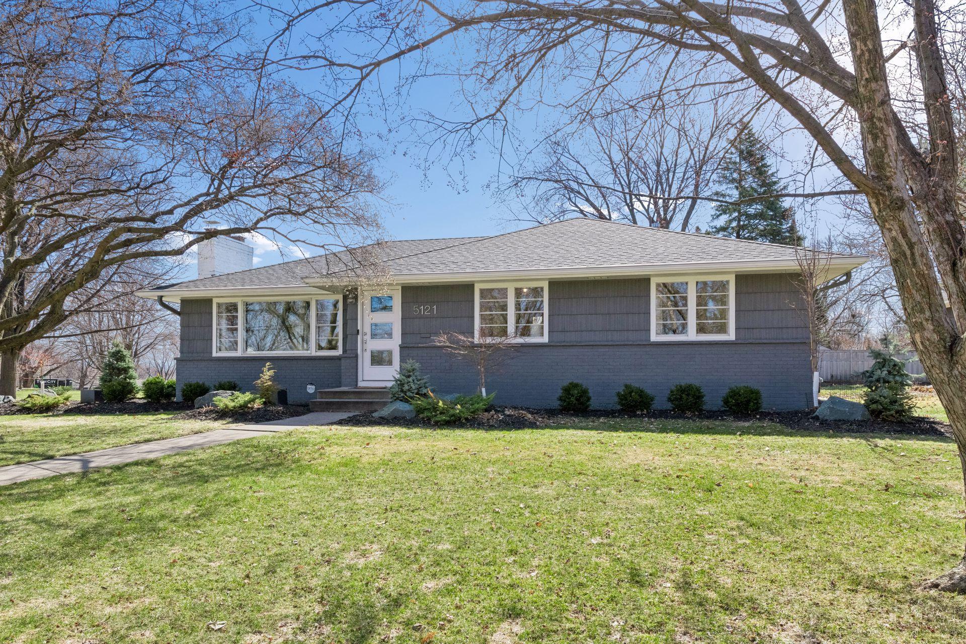 5121 Valley View Road