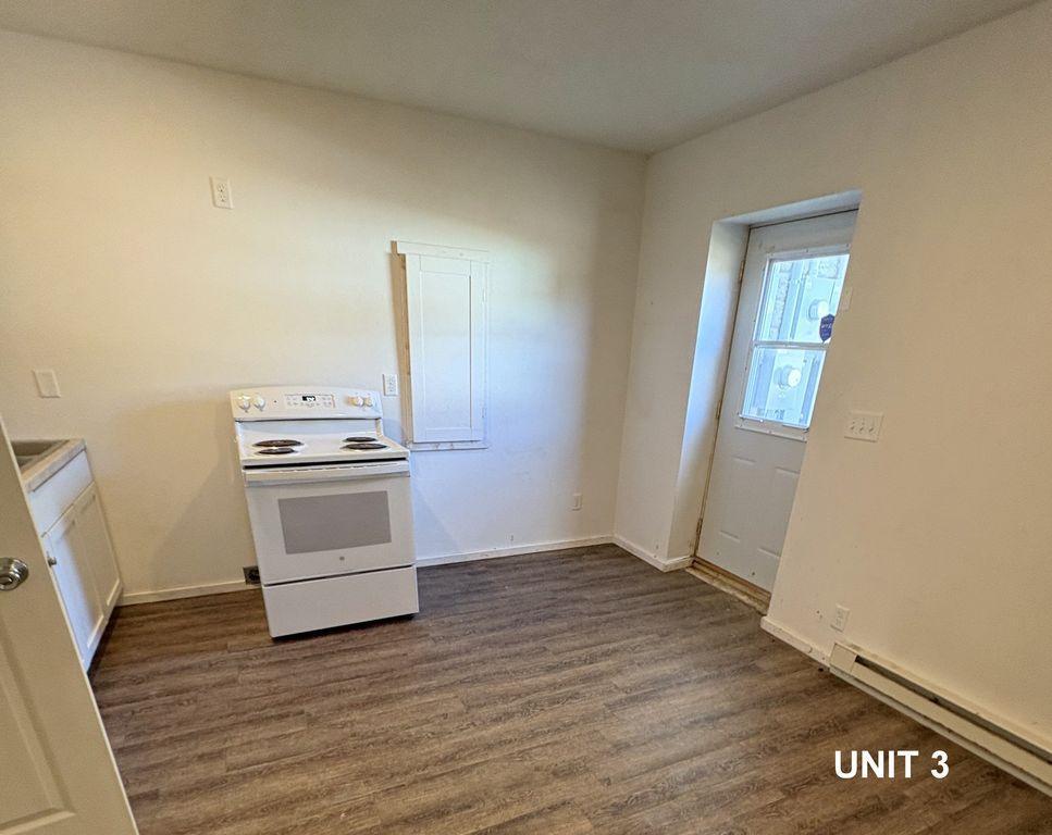 20 Broadway Street W