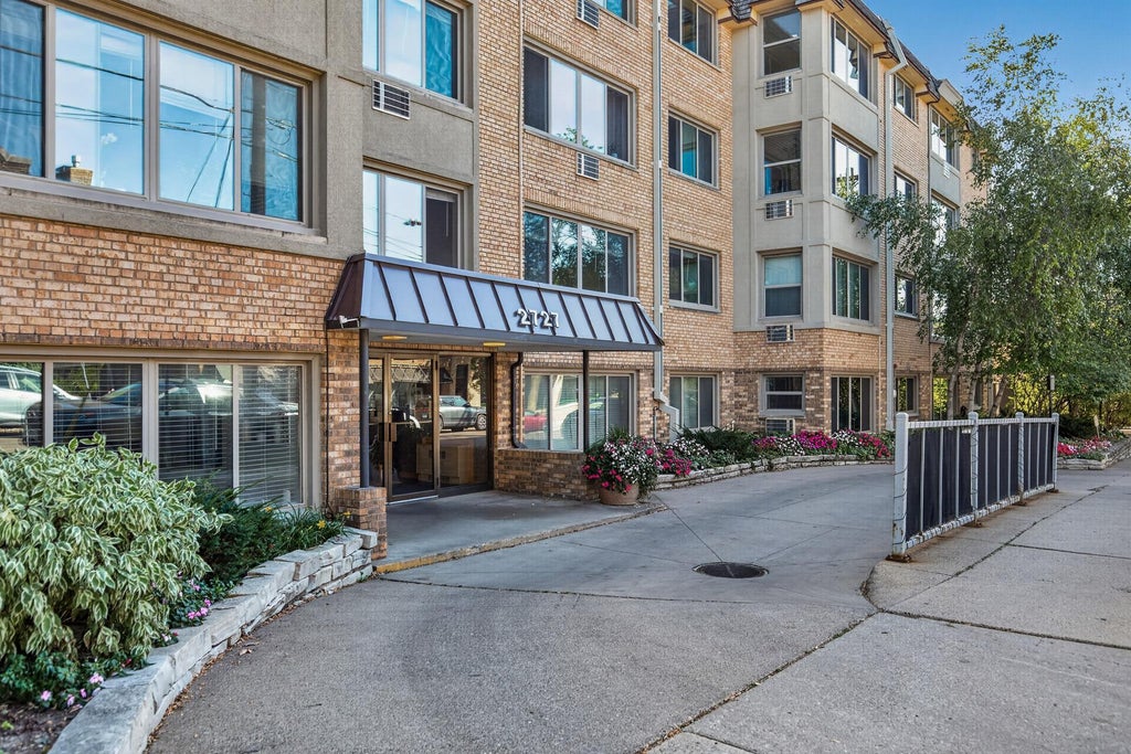 Photo of 2727 W 43rd Street #311, Minneapolis, MN 55410 (MLS # 7140146)