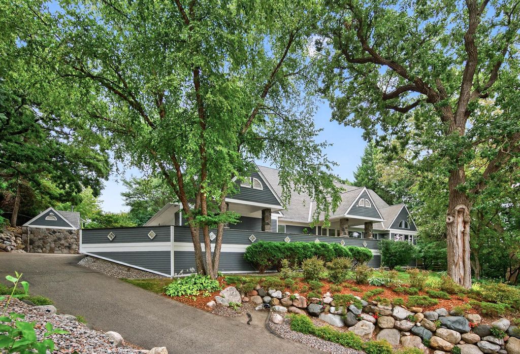 Photo of 5010 Nob Hill Drive, Edina, MN 55439 (MLS # 7048308)