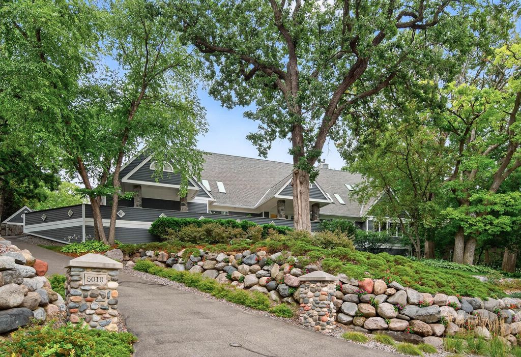 Photo of 5010 Nob Hill Drive, Edina, MN 55439 (MLS # 7048308)