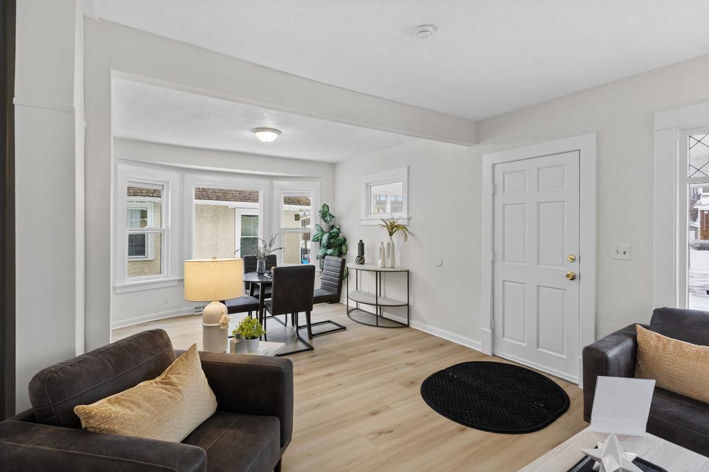 Photo of 2024 Queen Avenue N, Minneapolis, MN 55411 (MLS # 7010261)