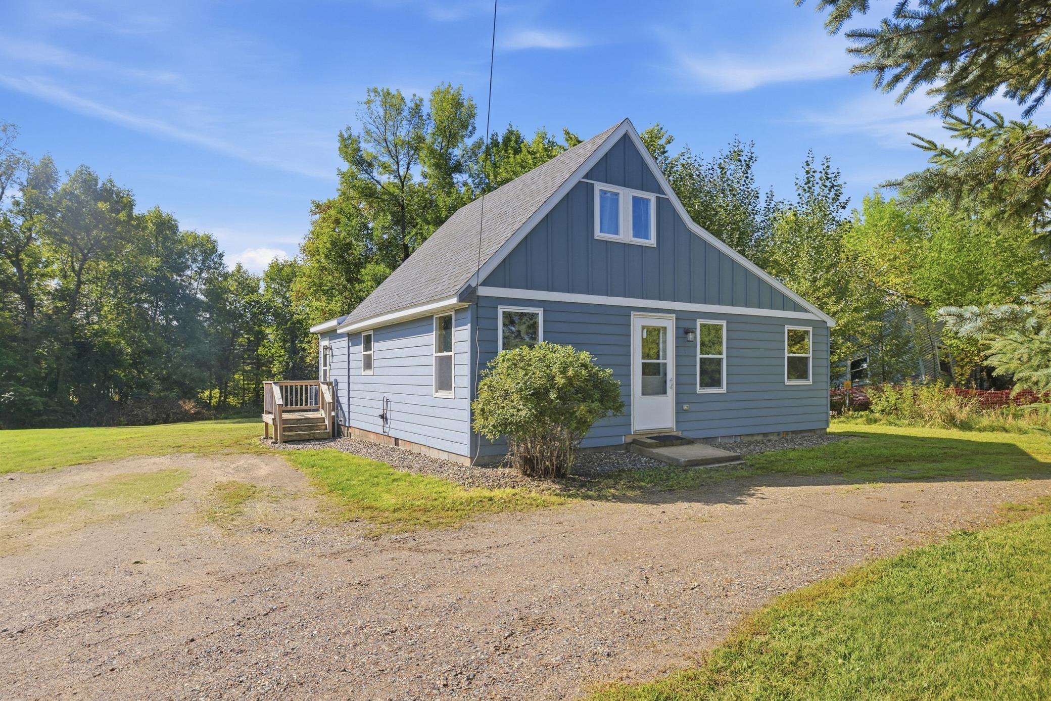 909 4th Street SE