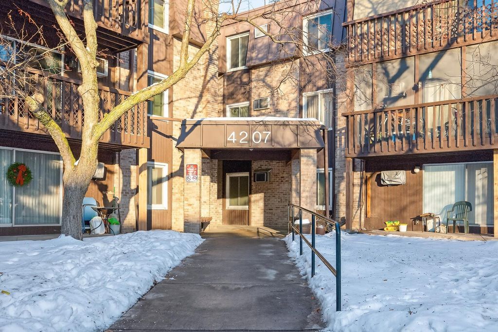 Photo of 4207 Lakeside Avenue N #137, Brooklyn Center, MN 55429 (MLS # 6811461)